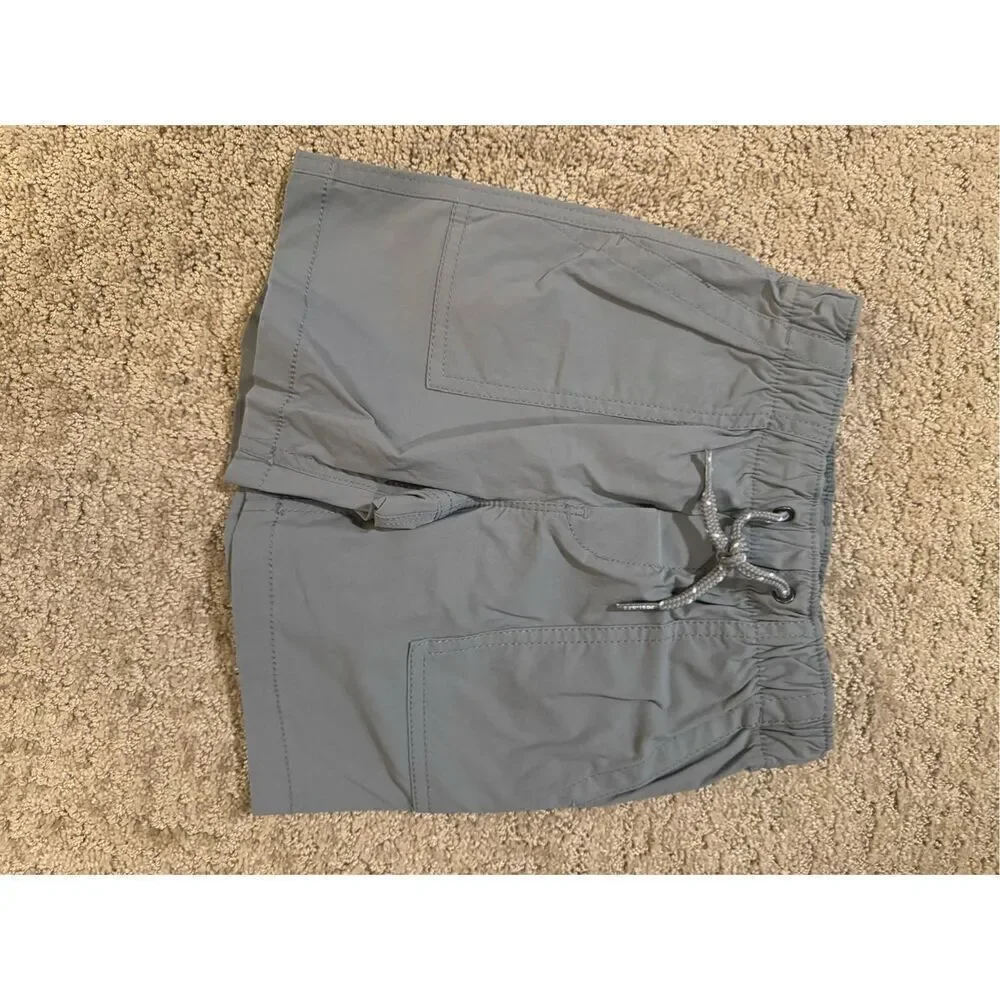 Gap boys 3T hybrid shorts with QuickDry in cool grey. New without tags